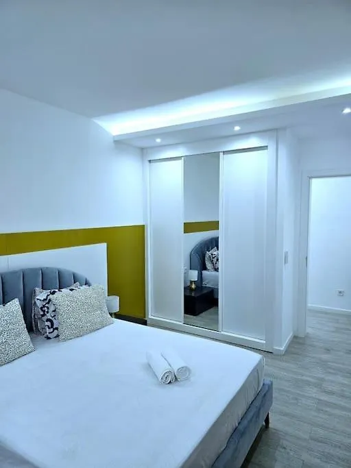 Luxury Apartment Praia 0*,